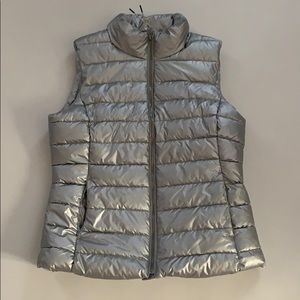 Gap silver puffer vest.  Size xs